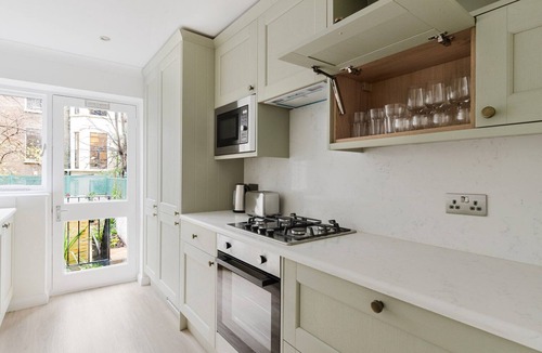 West Kensington Apartment | Blueground | Holland Park, terrace, nr Holland Park