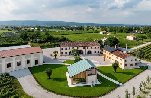 Volpago del Montello Apartment | BORGO PAOLIN - Rooms in the Vineyard. A journey between culture and relaxation in the countryside.
