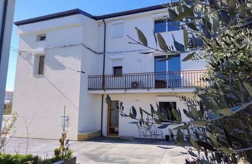 Lanciano Villa | "BORGO RAGNITILL" AMAZING HOLIDAY HOME, 15 GUESTS, LANCIANO (CH)