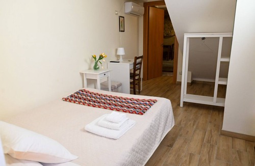 Baselice Bed & Breakfast | Borgo Sciugolo - Tulip Room