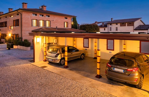 Mussolente Apartment | Borgo Tabari Mondrian