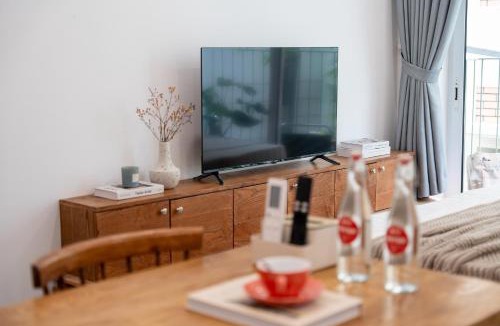 Old Quarter Apartment | BRAND NEW Modern Style Studio