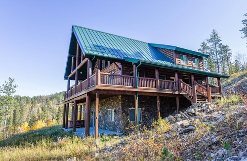Lead Cabin | Breathtaking Views Overlooking Spearfish Canyon on 4 Acres close to Trails! H