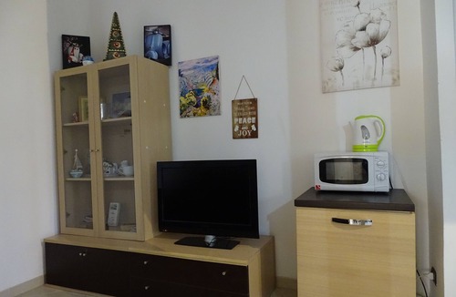 Quartiere XXXIII Lido di Ostia Ponente Apartment | BREZZA MARINA BRAND-NEW APARTMENT WITH PRIVATE GARDEN, PARKING SPACE, AND TERRACE