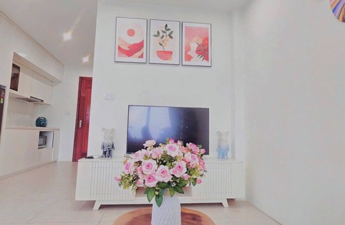 Nhat Tan Apartment | * Bright 1BR Near Lotte Tay Ho