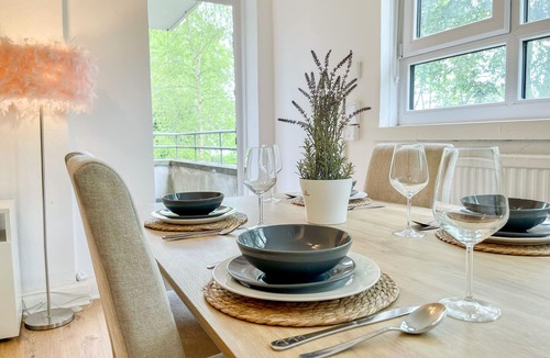 Woodberry Down House | Bright 3 Bed flat with Balcony near Finsbury Park