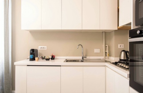 Rione V Ponte Apartment | Bright apartment with balcony between the Vatican, Campo de' Fiori and Trastevere