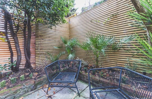 Angel Apartment | Bright Islington One Bedroom Retreat