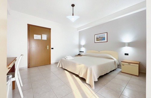 Monte Sant'Angelo Bed & Breakfast | Bright Sea View B&B with Balcony - 101 - Santangelo - Pool