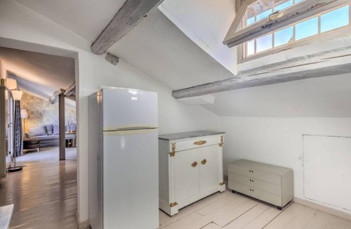 Rione XVIII Castro Pretorio Apartment | British Embassy Terrace Apartment
