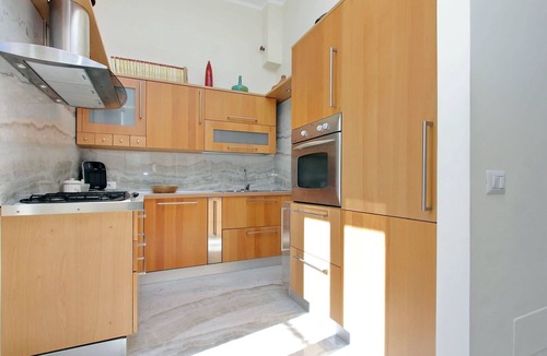Quartiere III Pinciano Apartment | Bruno Buozzi, Beautiful 2br Apt With Terrace By Halldis