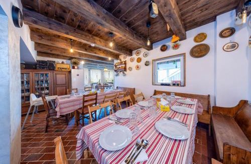 Bran Cabin | Cabana la Flo