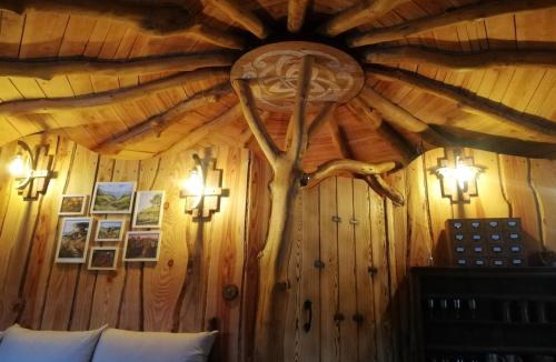 Salles-en-Toulon House | Cabane de Hobbit insolite proche Futuroscope - Le Coteau des Fadets