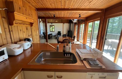 Fujikawaguchiko House | Cabin D 3min walk Lake Saiko remote work BBQ, 5min drive Kawaguchi Lake Mt Fuji view
