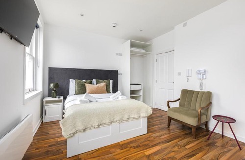 Camden Town with Primrose Hill Apartment | Camden Town Modern Studios
