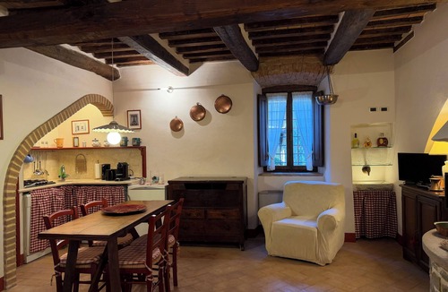 Montemerano Apartment | Campanile n1: Montemerano 5km from Terme di Saturnia with 2 bedrooms 2 bathrooms