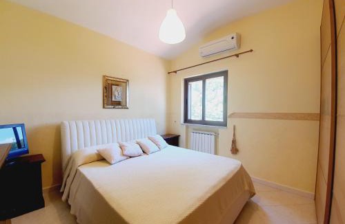 Fondi House | CAMPY - Villa con PISCINA a 100 mt dal mare
