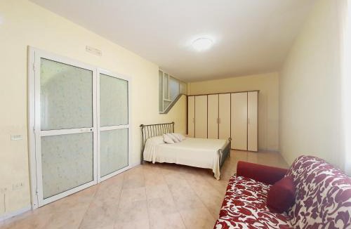 Fondi House | CAMPY - Villa con PISCINA a 100 mt dal mare