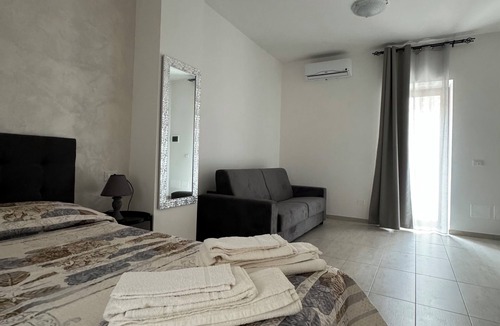 Fondi Apartment | Cantore Room. The Palace of the High Prelate