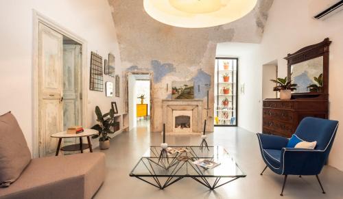Anacapri House | Capri Kronos Design Suites - 2 king beds, with gym, SPA & jacuzzi
