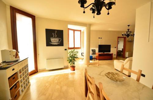 Pietravairano Apartment | Carevisa Domus Trilocale 100 MQ vicino La Reggia di Caserta e Parco del Matese