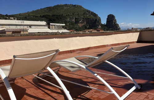 Terracina House | Carmina's penthouse, with elevator, centrally located and close to the sea