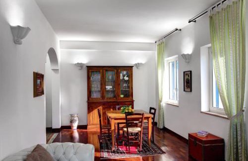 Sorrento Apartment | Caruso 1 by Villasandco RentalSorrento