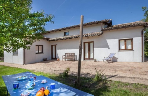 Castel Giorgio House | 'Casa Anita' mit Schwimmbad by Interhome