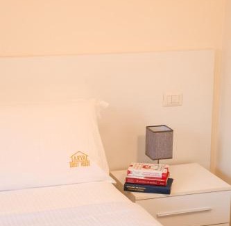 Quartiere XX Ardeatino Apartment | Casa Arya