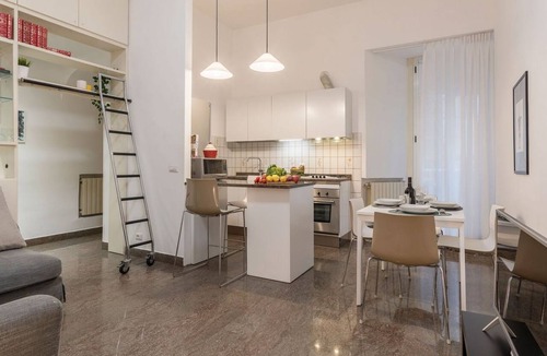 Rione XVI Ludovisi Apartment | Casa Aurora - WelcometoRhome 2BR 2BTH AC Wifi fully equipped