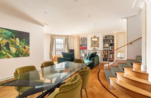 Rome City Centre Apartment | Casa Colonna, a Burghesius home