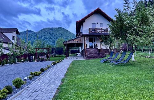 Zarnesti House | Casa de sub Horă