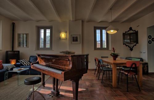 Ostra House | Casa della Musica - Elegante villa storica con giardino e piscina