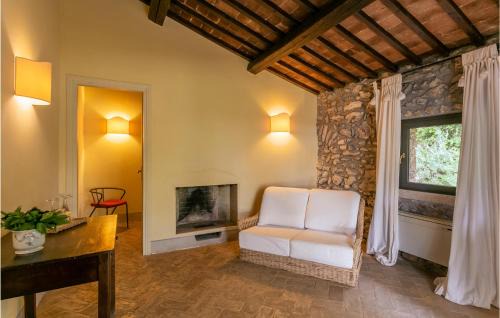 Ischia di Castro House | Casa Di Pietra
