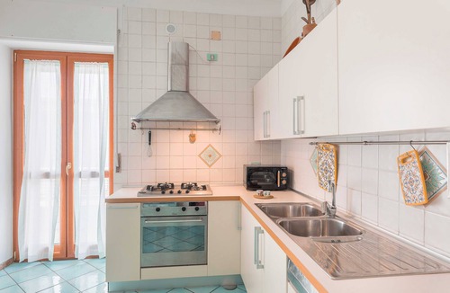 Salerno Apartment | Casa Elan Salerno, large and bright apartment, a stone's throw from the beach