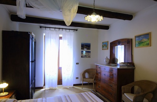 Montefino Apartment | Casa Fonte Pecorale apartments il Pozzo and il Nido heated pool