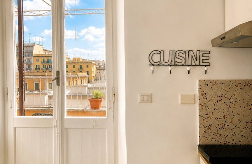 Tuscolano Apartment | CASA FRIDA, cozy bright attic with terrace.