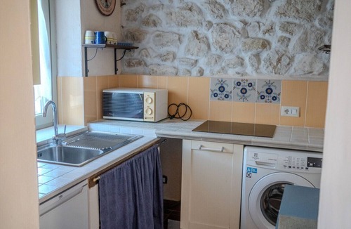Spigno Saturnia Apartment | Casale nel Verde con Piscina e Vista