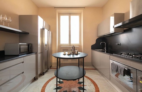 Navona Apartment | Casa Madama, a Burghesius home