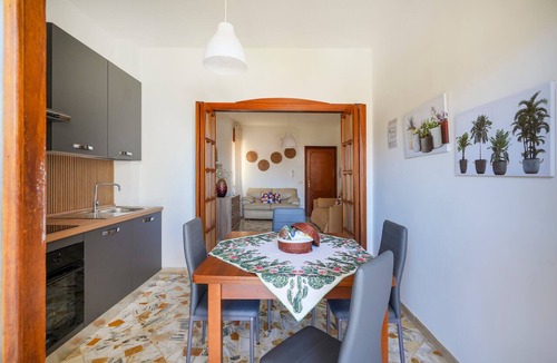 Santo Spirito Apartment | 'Casa Merlino - Double Room' with Balcony, Wi-Fi and Air Conditioning