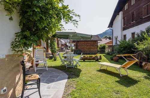 Castello-Molina di Fiemme Apartment | Casa Nicole Studio Apartment with Mountain View, Wi-Fi, and Garden