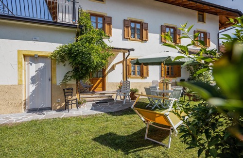Castello-Molina di Fiemme Apartment | Casa Nicole Studio Apartment with Mountain View, Wi-Fi, and Garden