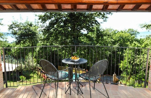 San Feliciano Villa | Casa Oleandra - Three Bedroom Villa, Sleeps 5
