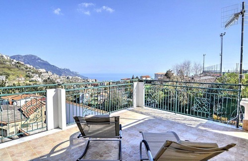 Scala Apartment | Casa Otis: Is a welcoming apartment in a quiet position, located on a hillside above the sea.