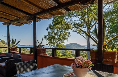 Lacona Apartment | Casa Pucci with incredible views of Lacona