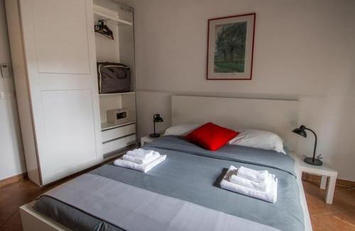 Tuscolano Apartment | Casa Q163A Tuscolana Next to Metro