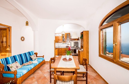 Montepertuso Apartment | Casa Sansone terrace overlooking the sea