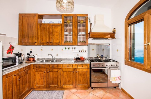 Montepertuso Apartment | Casa Sansone terrace overlooking the sea