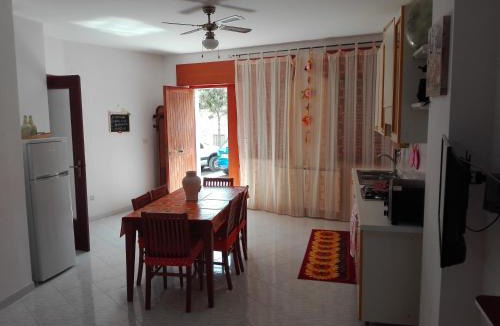 Piazza-Tralia-Pendolo House | Casa Vacanza "Romano"