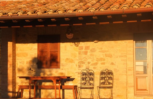 Corbara House | Casale in pietra nelle tranquille colline umbre nelle vicinanze di Orvieto.